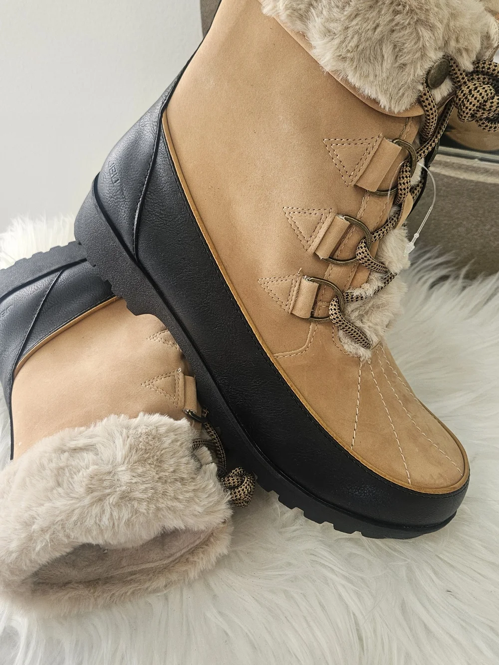 Women's Tan Faux-Fur Winter Ankle Boots
